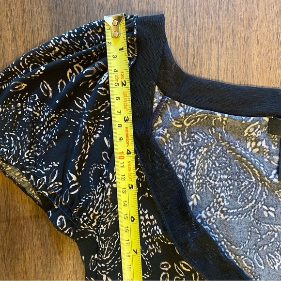 BCBGMaxAzria Black Paisley Faux Wrap Vneck Lace Cap Sleeve Size Small - Picture 10 of 12